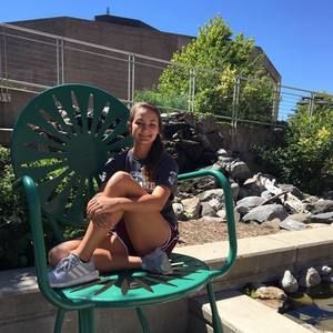 Meet your Posher, Jolie